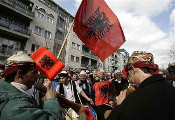 Жестокие косовские реалии в назидание Украине