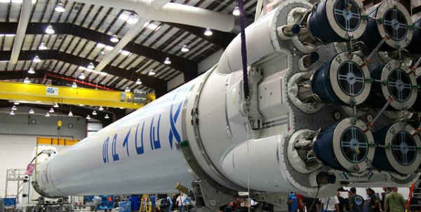 Ракета "Фалькон-9" - срочный пиар для пустого имиджа