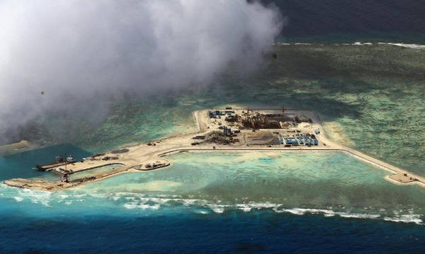 Китай настойчиво выталкивает США из Тихого океана