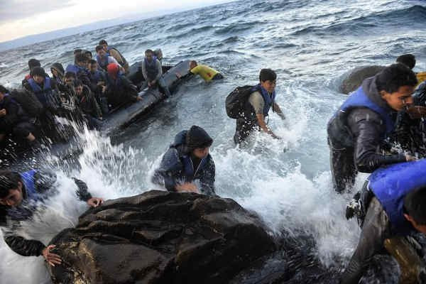 В вопросе высылки мигрантов Евросоюз попал в правовой капкан. Вернуть беженцев обратно нельзя - не по закону!