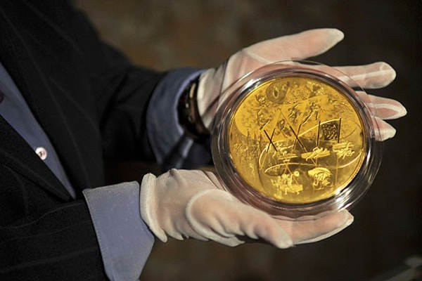 Западные аналитики: Путин стремится ввести золотое обеспечение рубля и никогда не откажется от реальных денег в пользу электронных