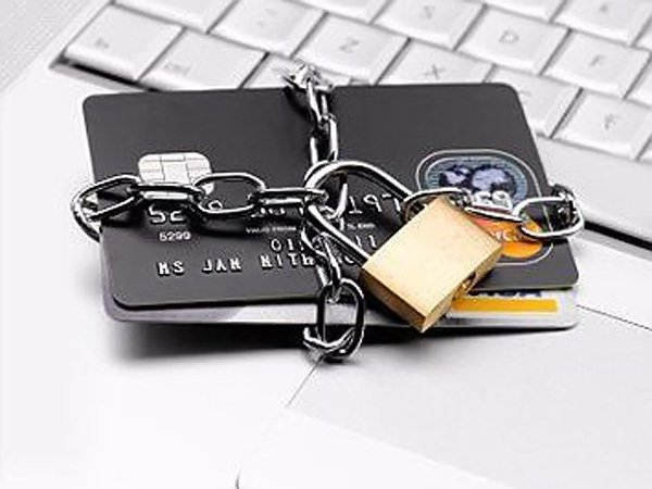 Не храните деньги в Deutsche Bank. Он следует путём обанкротившегося в 2008 году Lehman Brothers