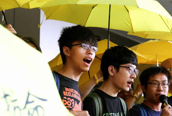 США видоизменяют тактику оказания политического влияния на те страны мира, которые не могут «отдемократизировать» бомбами и ракетами. Ставка делается на совсем юную молодёжь