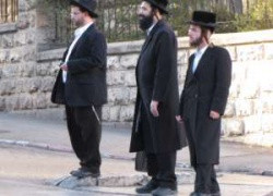 Украину захватила волна юдофобии и антисемитизма. Маски сброшены