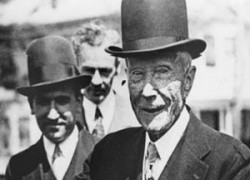 Фонд Рокфеллеров объявил о глобальной продаже ценных бумаг компаний нефтяной и угольной отраслей. Не иначе готовится новая биржевая афера