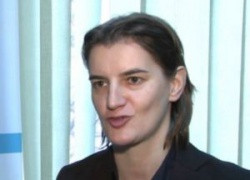 Сербию толкают к "европейским" ценностям. Лесбиянка проевропейской направленности стала премьером страны