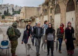 Палестинская администрация движется к неминуемому краху из-за предательства своего народа. Арабы в Палестине могут поднять восстание