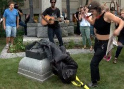 Памятникопад в США свидетельствует о перетекании глобального спада во внутреннюю плоскость