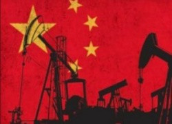 Китай начал покупать нефть в юанях, игнорирую долларовые расчеты. США напряглись и готовят ответ