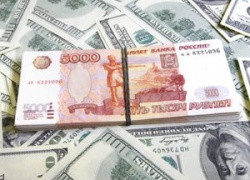 Российский рубль готовится к замещению доллара в экономических отношениях с партнерами