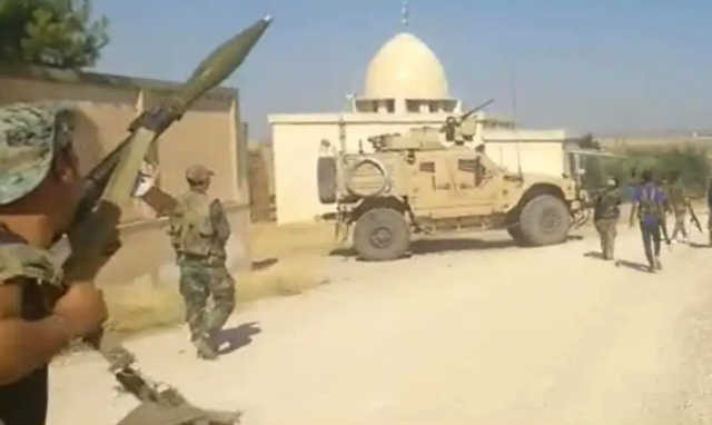 Сирийские военные прогнали американский конвой под угрозой его уничтожения