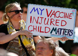 Почему западные спецслужбы объявили кибервойну всем, кто сомневается в программе вакцинации