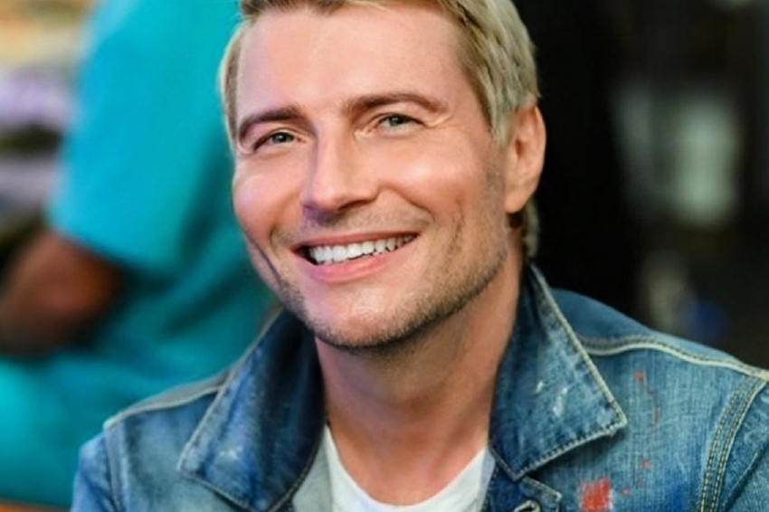 Певец Басков проведет премию МУЗ-ТВ вместе с Лолитой