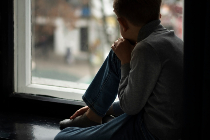 JAMA Network Open: одиночество вызывает тягу к сладкому