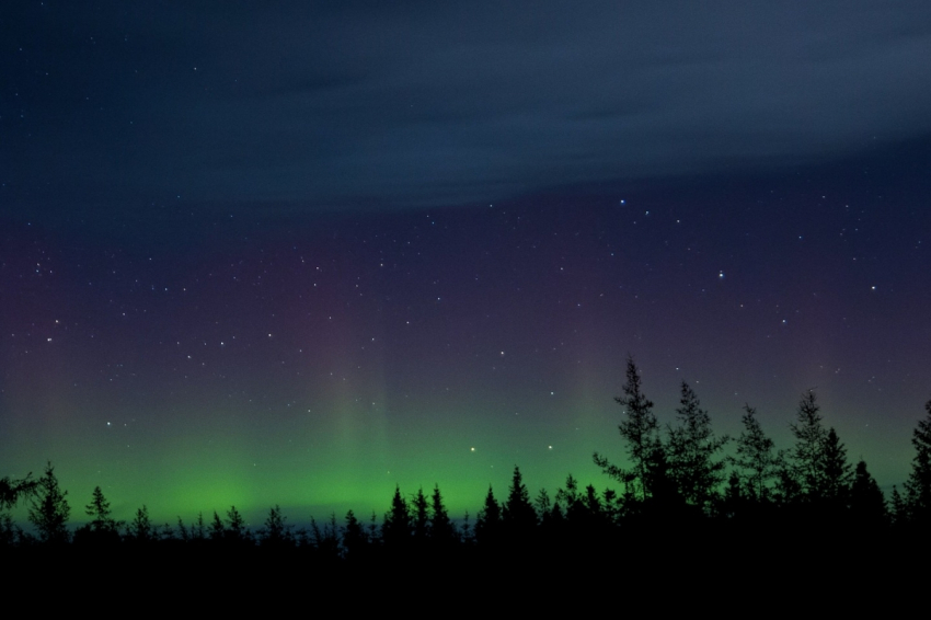 Редкое природное явление над Москвой и Ярославлем вызывает у людей удивление