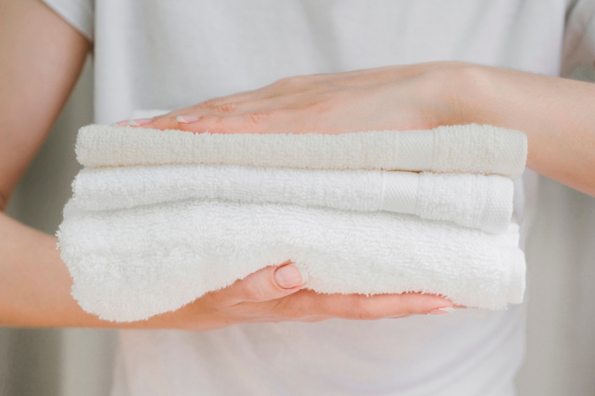 Знакомый овощ спасет кухонные полотенца: выводит даже ужасные пятна