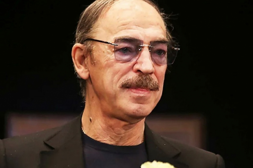 Врачи предупредили: Боярскому выходить на сцену нельзя