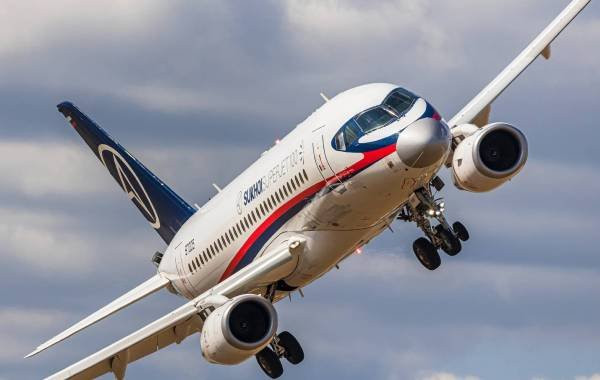 Глава "Ростеха" Чемезов сообщил, что самолет Superjet могут переименовать в "Яковлев"