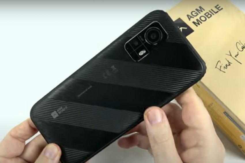 Представлен первый в мире смартфон AGM, способный пережить падение в кипящую воду