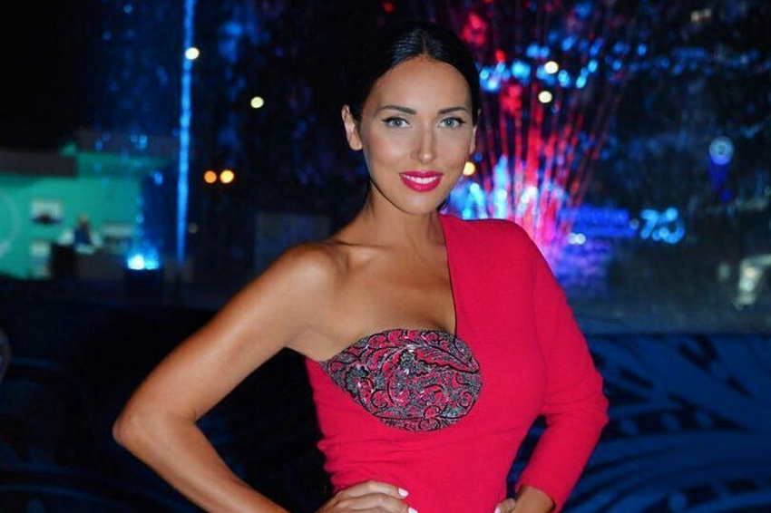 «Все хорошо»: Алсу впервые высказалась о разводе с Яном Абрамовым после 18 лет брака