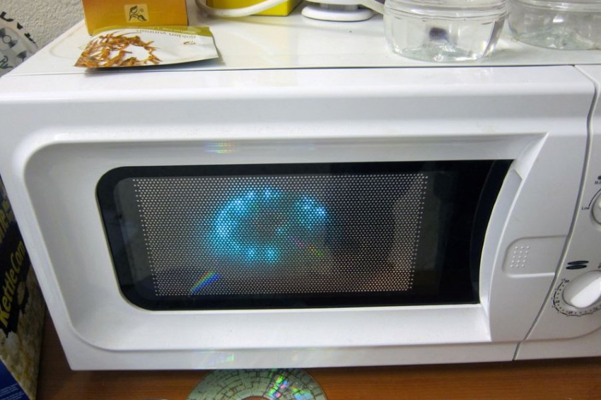 Эндокринолог Павлова предупредила об опасности разогревания еды в микроволновке