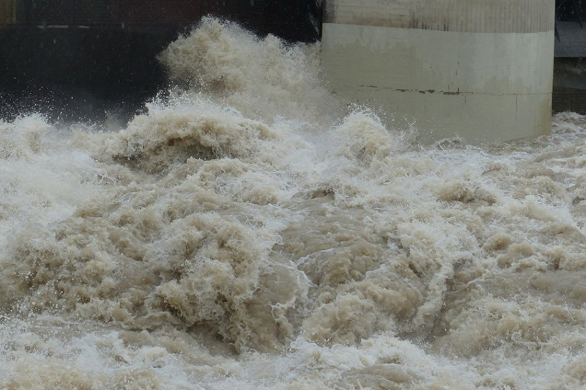 Поселок Киалим в Челябинской области полностью освободился от воды после прорыва дамбы