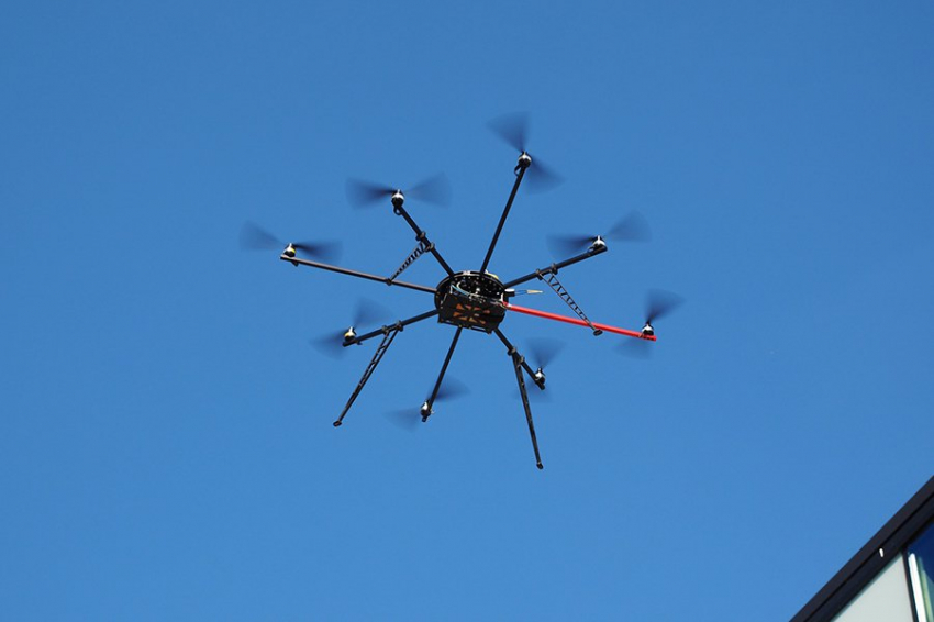 В городе Шебекино беспилотники атаковали многоквартирный дом