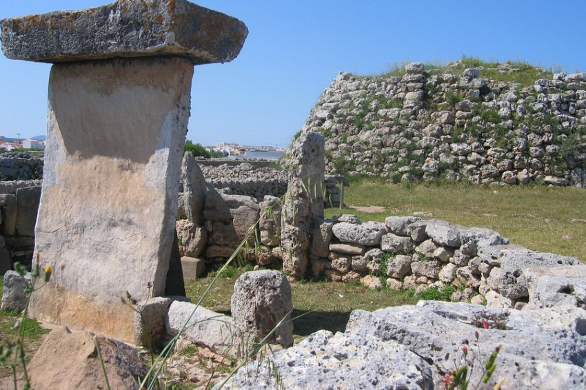 Археологи обнаружили древние каменные изваяния в Чуйской долине Кыргызстана