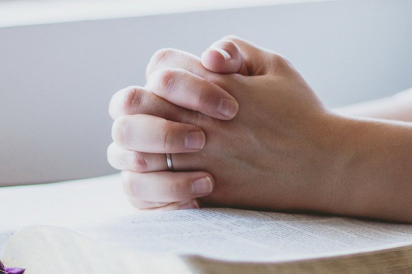 О проблемах с сердцем может свидетельствовать пульсация в области ногтевого ложа