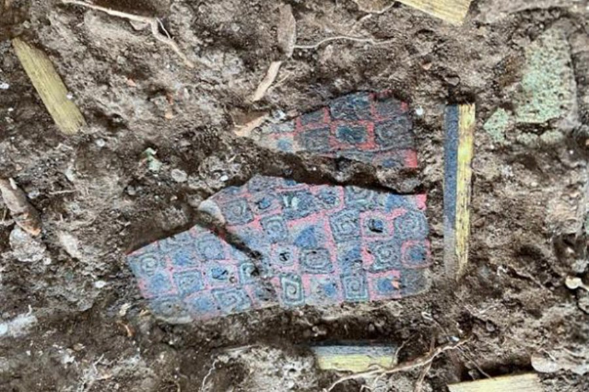 Сотни потрясающих стеклянных панелей миллефиори обнаружены в порту Андриаке