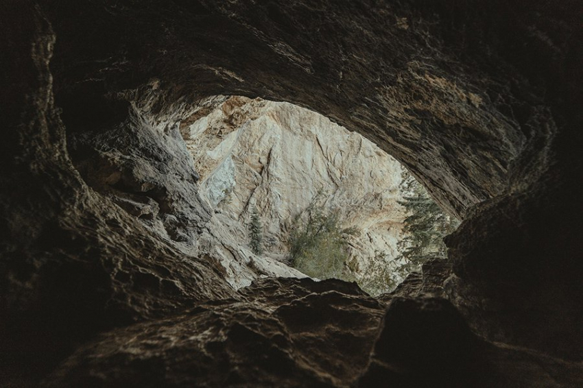 Неандертальцы и Homo sapiens делали захоронения в одно время и в одном месте