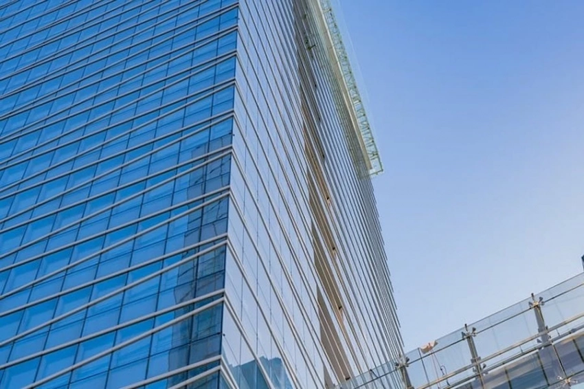 Окна, охлаждающие здание на 22 градуса: разработано покрытие для стекла