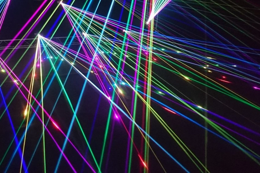 Впервые зафиксировано явление, когда лазер создает настоящую тень