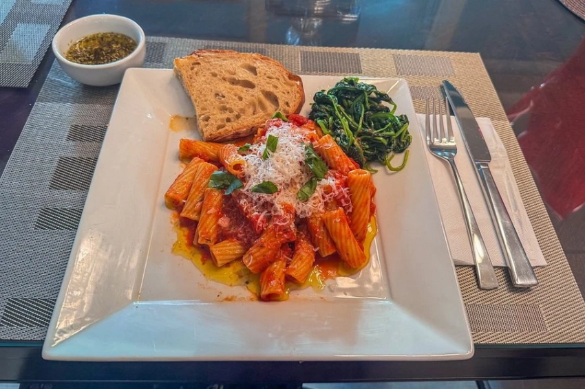 Опасный ужин: как поздний прием пищи влияет на здоровье