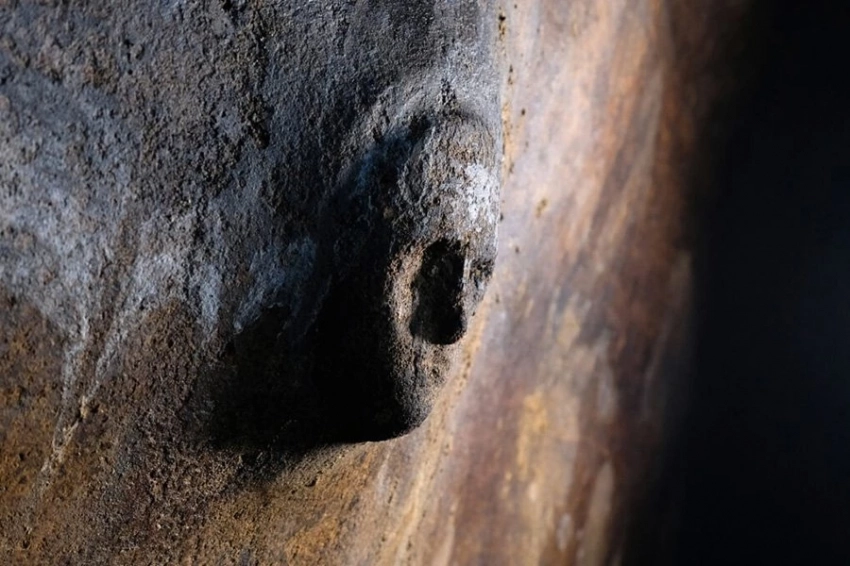Древнее жилище и таинственную маску обнаружили археологи в Ливии 