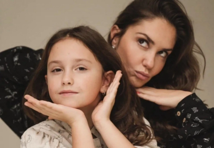 "Ну моя". Агата Муцениеце опубликовала видео с дочкой на фоне скандалов с Павлом Прилучным из-за детей