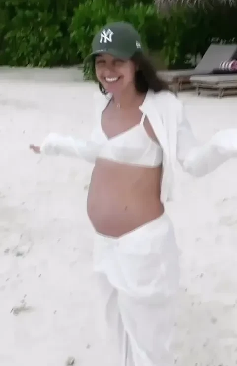 Мари Краймбрери и Давид Манукян станут родителями