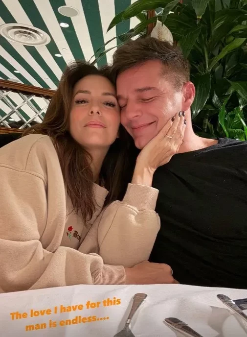 Довольный Джастин Бибер, Анна Пересильд с голой спиной и Надежда Оболенцева в свадебном платье: соцсети звёзд за неделю