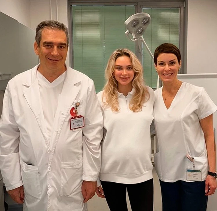 Присутствовал на родах и держал за руку: Курбан Омаров стал отцом в третий раз