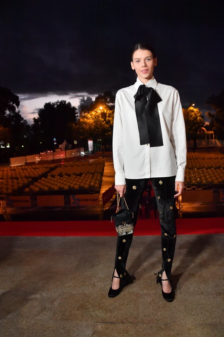 «После «Слова пацана» меня стали узнавать на улицах». Анастасия Красовская встретила реальную сотрудницу ПДН, повторившую судьбу Ирины Сергеевны из сериала