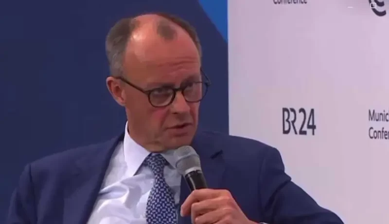 Оппоненты Мерца после его слов о готовности поставить ракеты Taurus Киеву посоветовали ему баллотироваться не в ФРГ, а на Украине