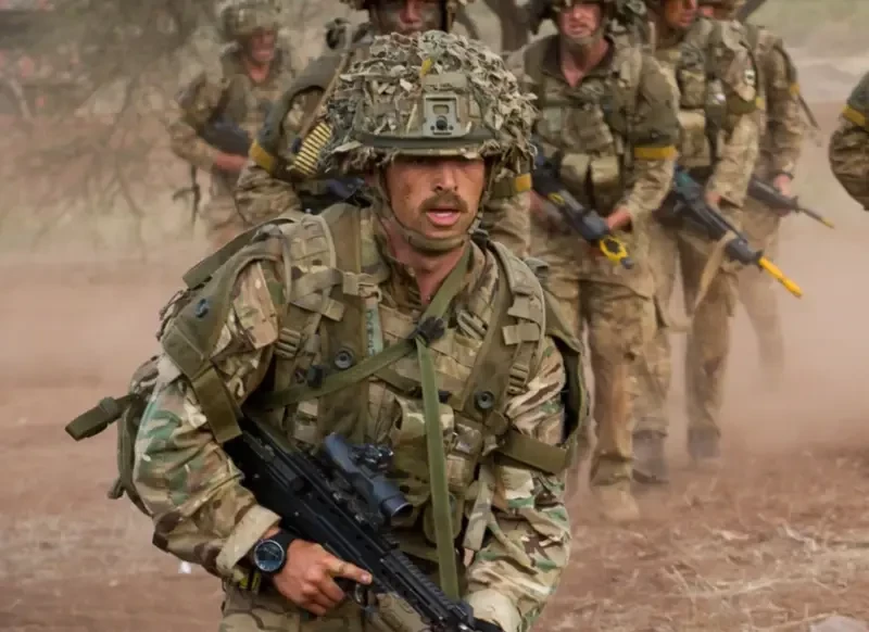 «У них вся армия – 72 тысячи»: украинский политолог усомнился в способности Британии найти необходимое количество войск для размещения на Украине