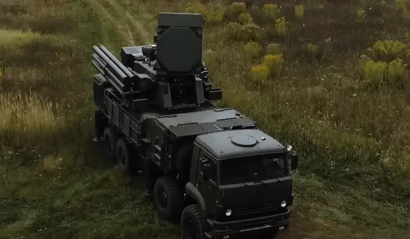 ЗРПК «Панцирь-С1Э» был замечен на базе Форт Ирвин в Калифорнии, где отрабатывают бои против российской армии