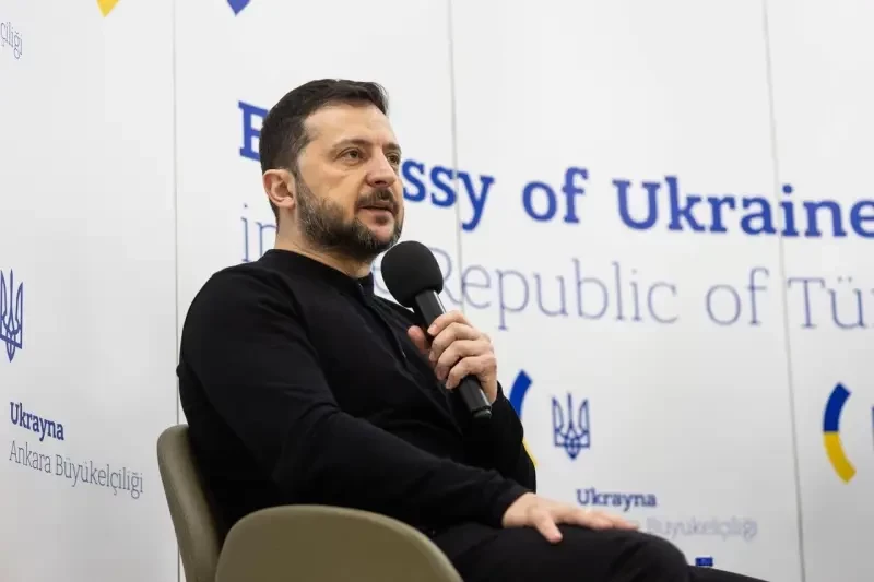 «Поменять меня не получится»: Зеленский заявил о якобы высоком доверии народа, приведя цифры «нарисованного» рейтинга