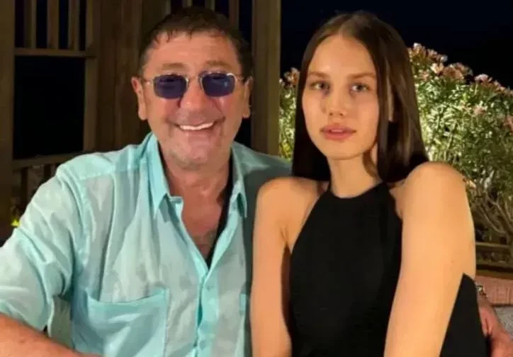 19-летняя невеста Григория Лепса заявила, что возвращается в Россию, и рассказала о планах на свадьбу