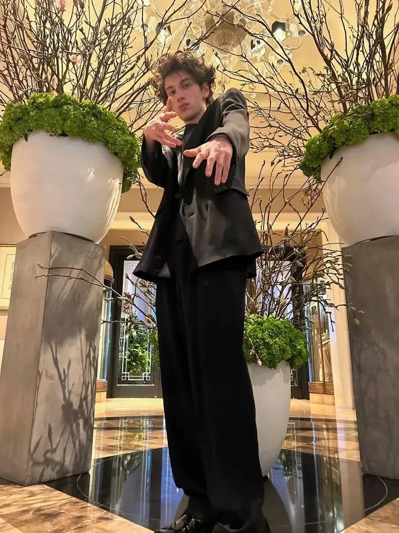 Марк Эйдельштейн снялся для американского Vogue и поделился впечатлениями о Голливуде