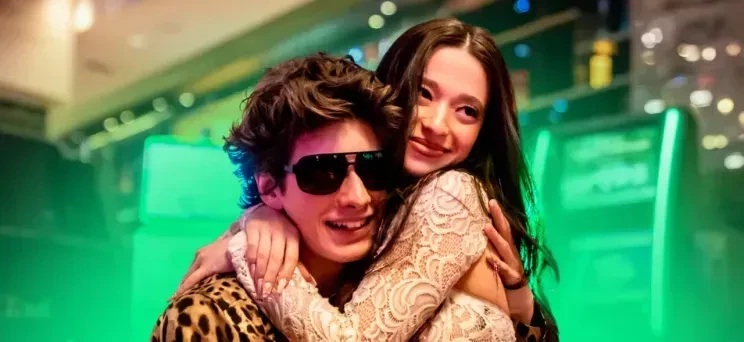 Майки Мэдисон рассказала, как праздновала Масленицу с Юрой Борисовым и Марком Эйдельштейном