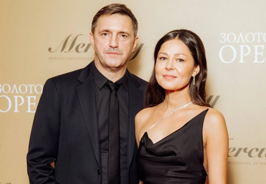 Елизавета Боярская, Виктория Исакова, Елена Лядова, Владимир Вдовиченков, Сергей Безруков и Агата Муцениеце на премии "Золотой орёл"