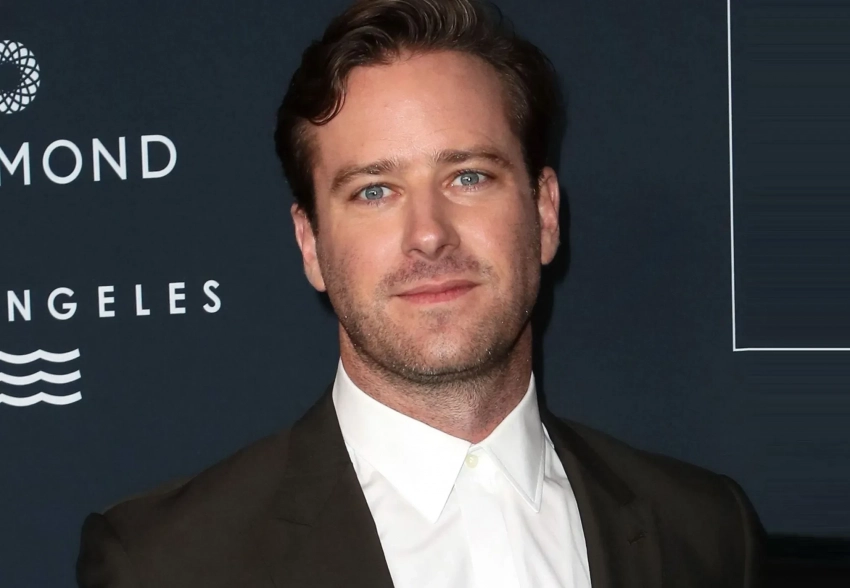 "Собирался ли я у кого-то что-то съесть? Нет". Арми Хаммер ответил на обвинения в каннибализме