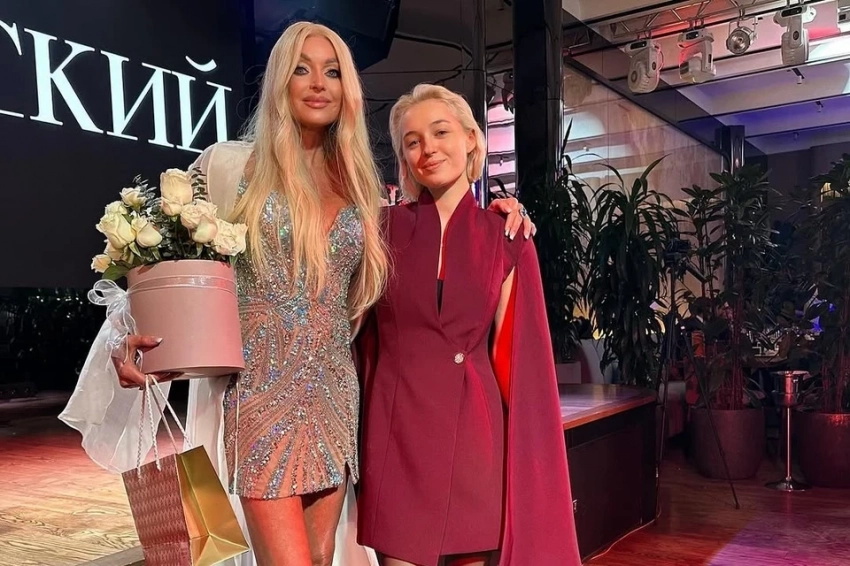 Музыканты, царская обстановка и личная охрана: Какой будет свадьба дочери Волочковой в роскошном особняке в Петербурге